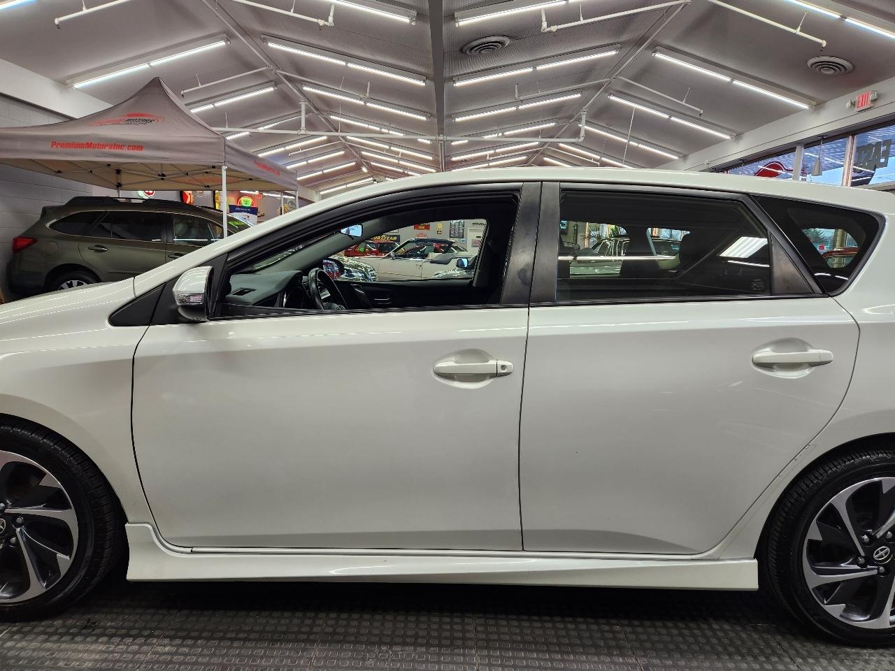 Scion iM 4D Hatchback 2016