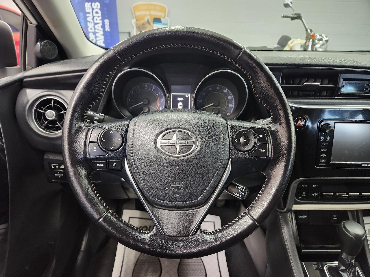 Scion iM 4D Hatchback 2016