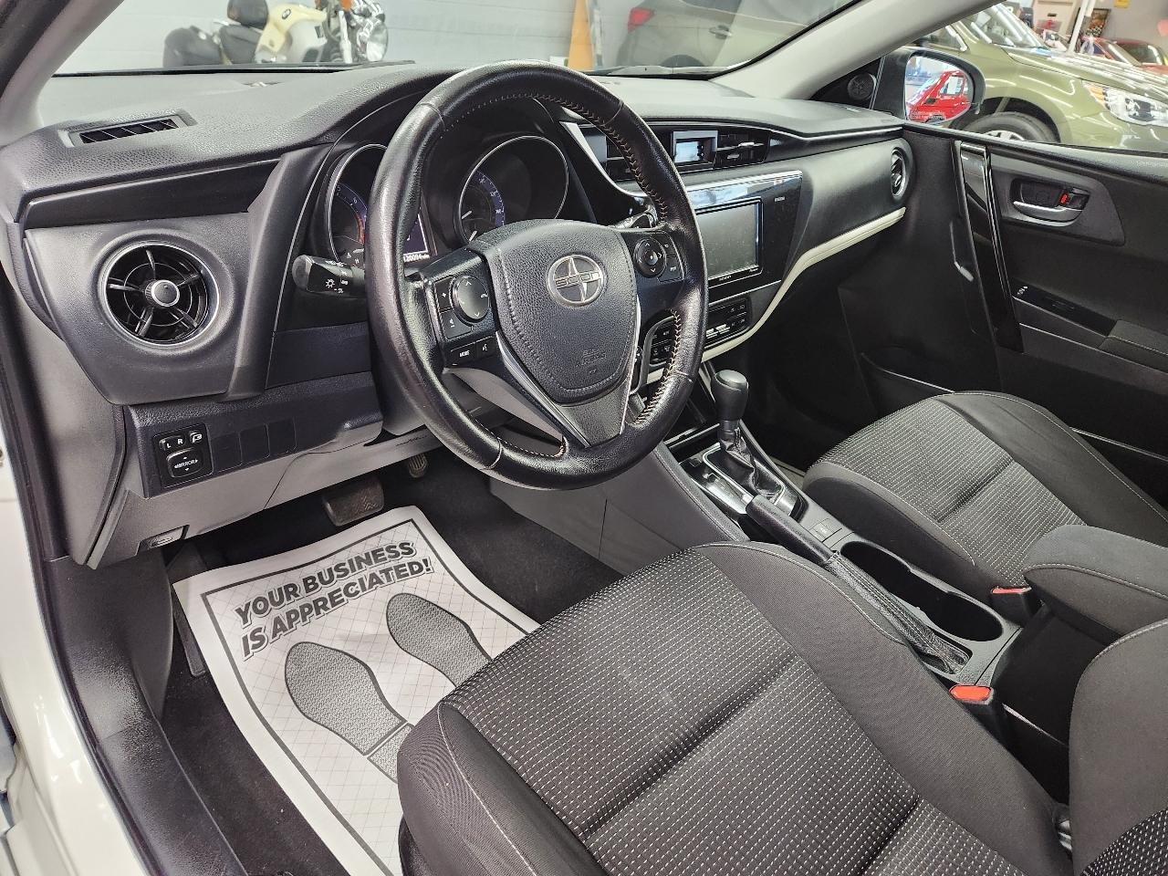 Scion iM 4D Hatchback 2016