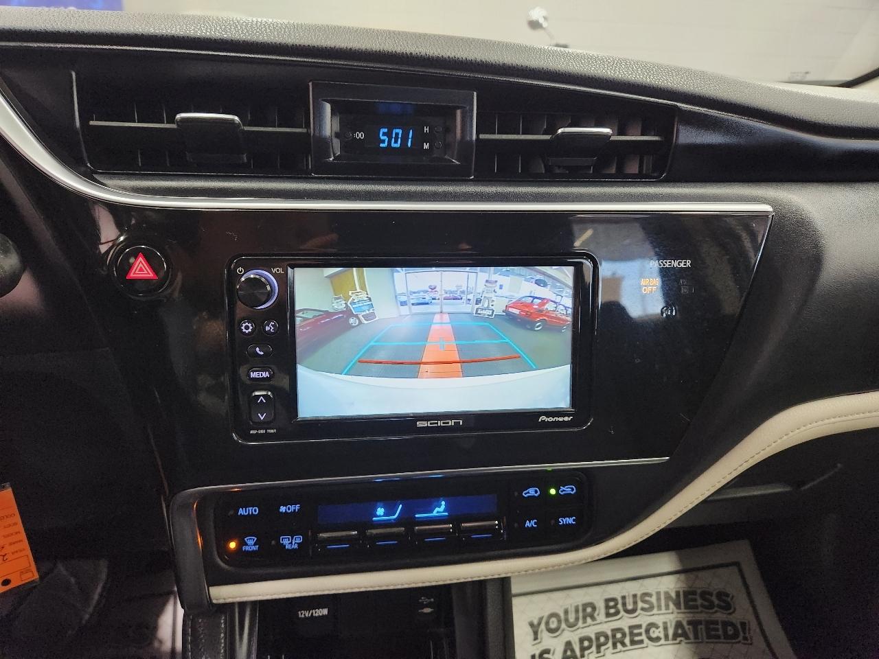 Scion iM 4D Hatchback 2016