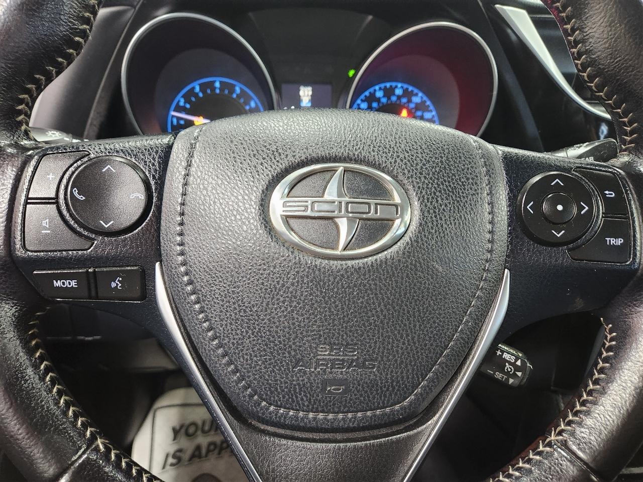 Scion iM 4D Hatchback 2016