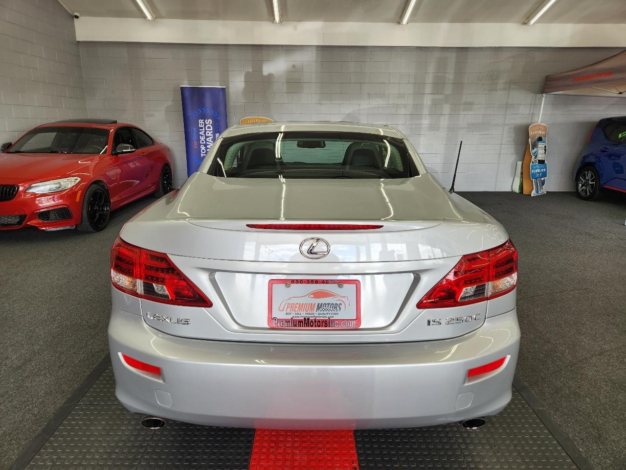 Lexus IS C  2010