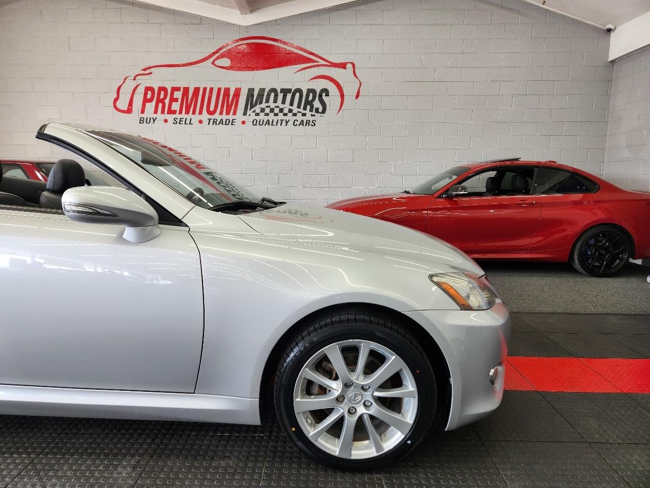 Lexus IS C  2010