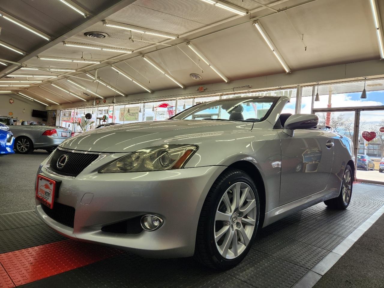 Lexus IS C  2010