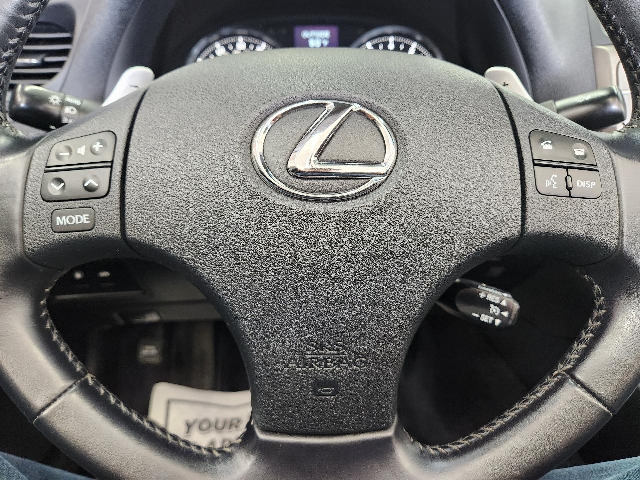 Lexus IS C  2010