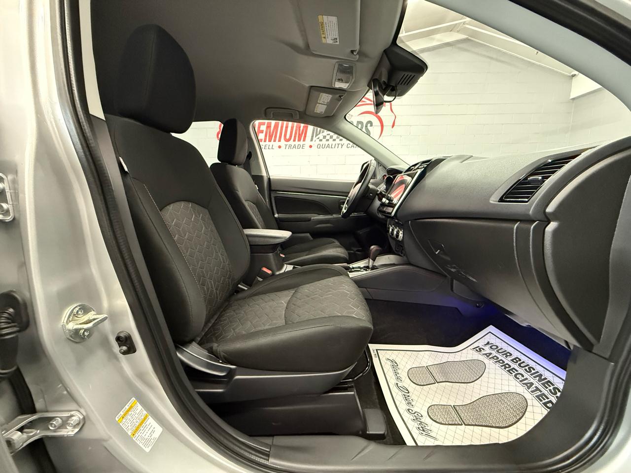 Mitsubishi Outlander Sport 2.0 LE 4WD CVT 2024