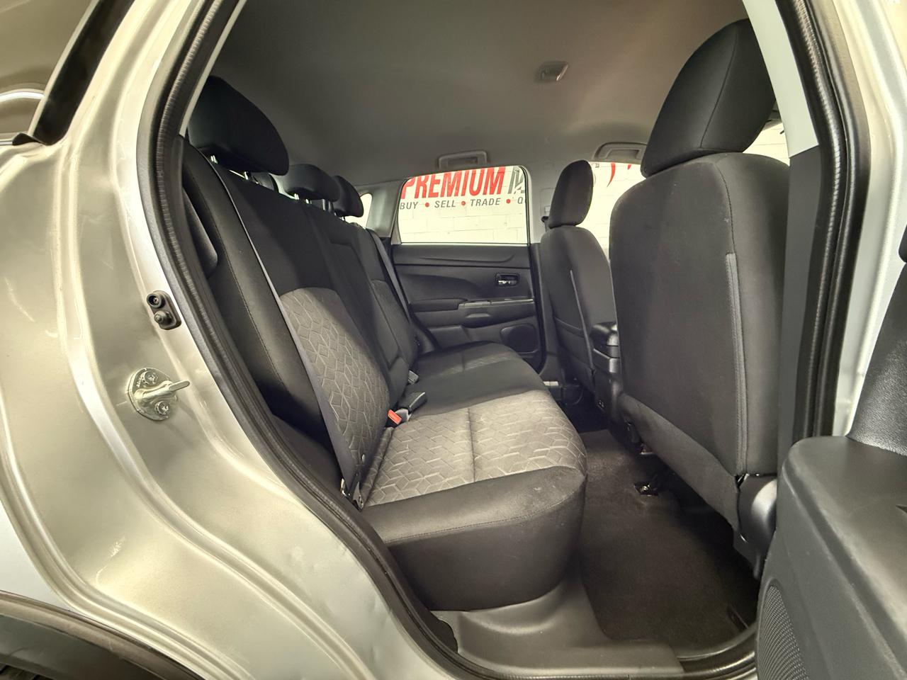 Mitsubishi Outlander Sport 2.0 LE 4WD CVT 2024