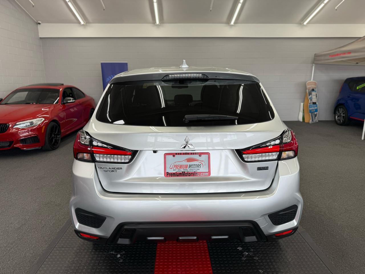 Mitsubishi Outlander Sport 2.0 LE 4WD CVT 2024