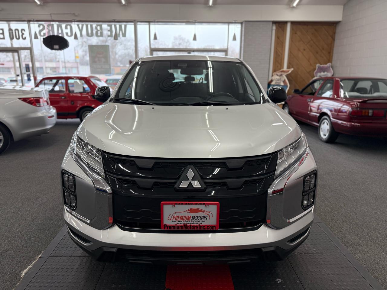 Mitsubishi Outlander Sport 2.0 LE 4WD CVT 2024