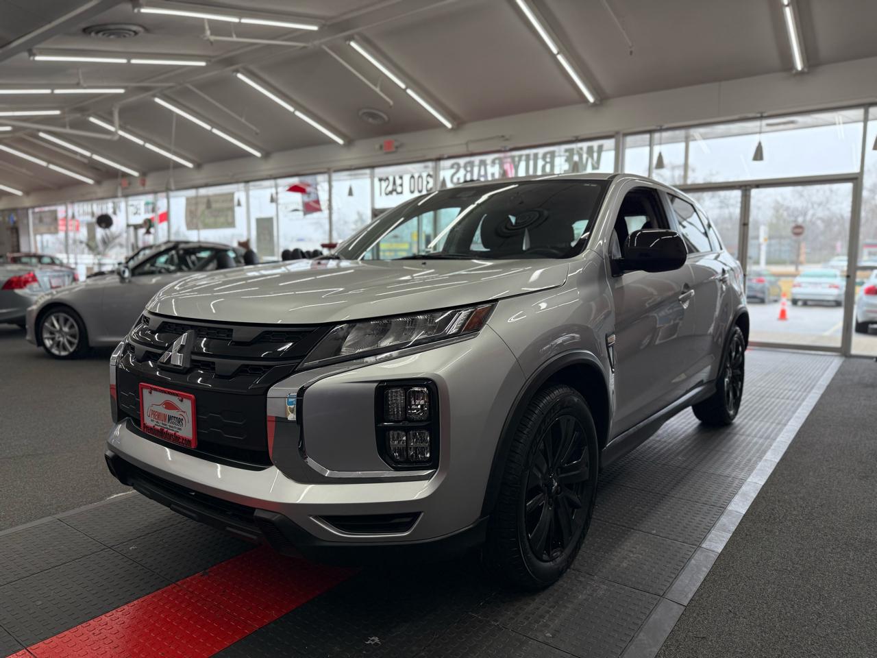 Mitsubishi Outlander Sport 2.0 LE 4WD CVT 2024