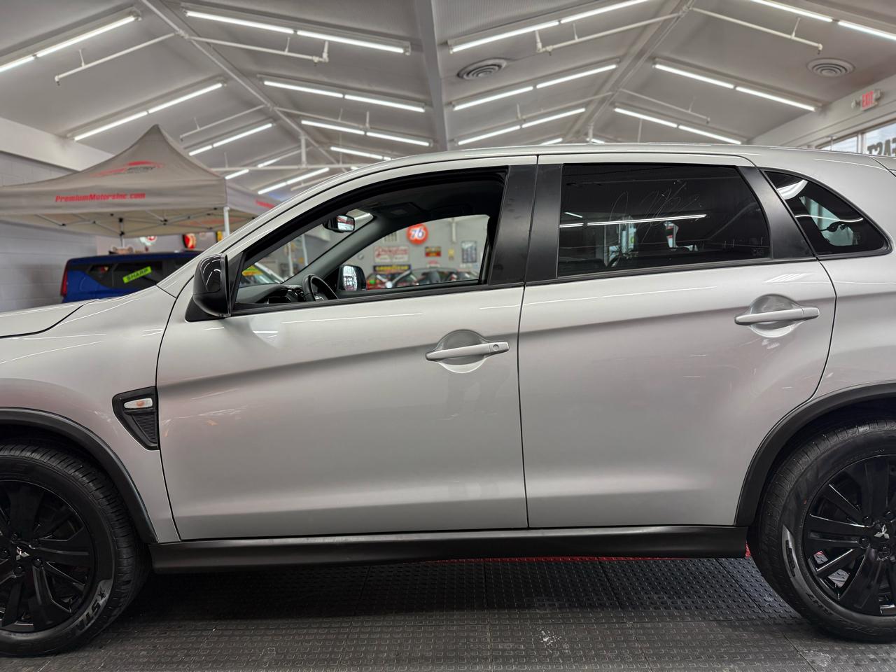 Mitsubishi Outlander Sport 2.0 LE 4WD CVT 2024