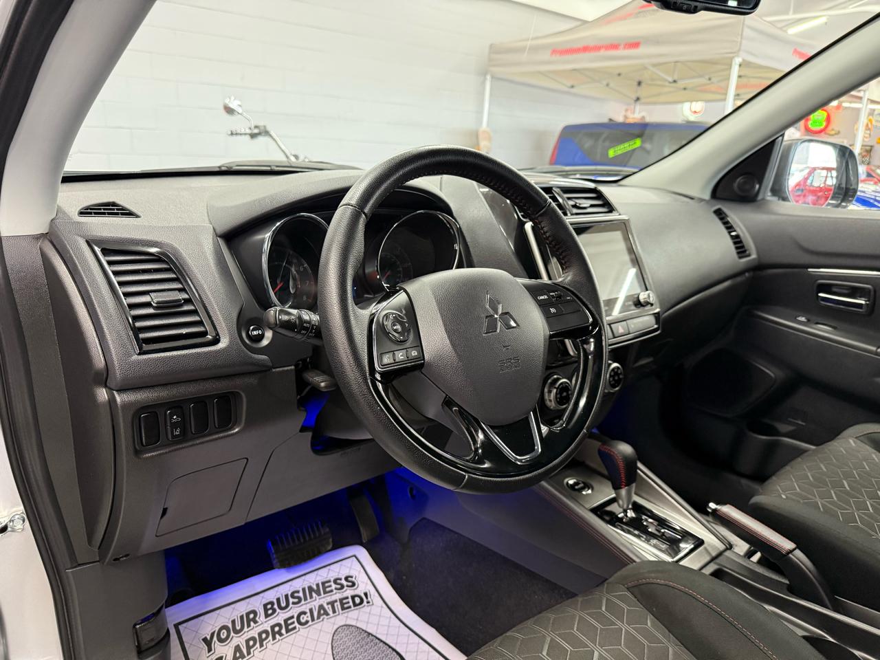 Mitsubishi Outlander Sport 2.0 LE 4WD CVT 2024