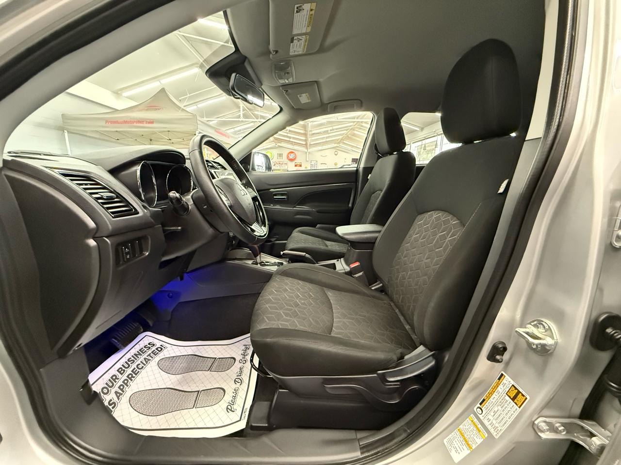 Mitsubishi Outlander Sport 2.0 LE 4WD CVT 2024