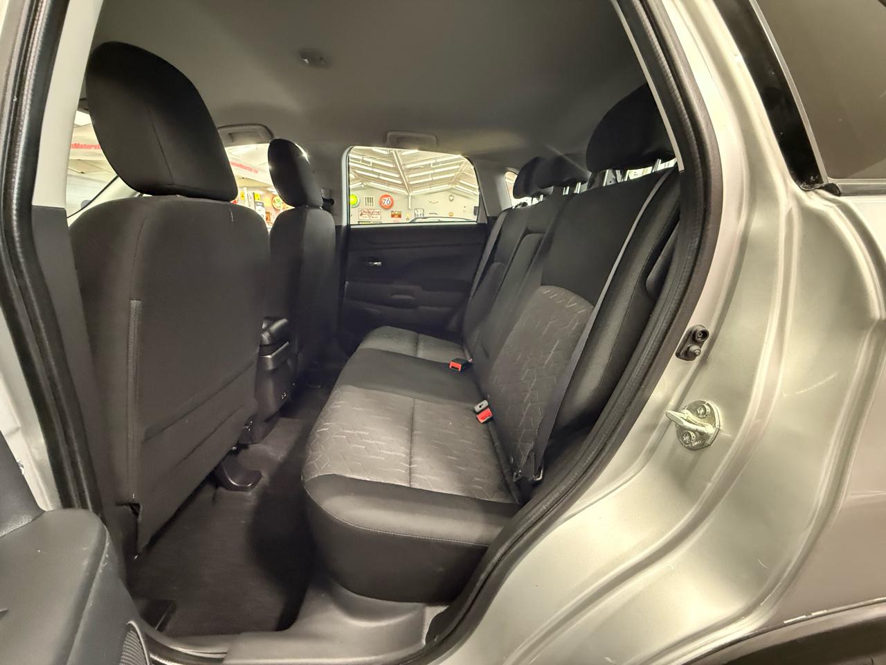 Mitsubishi Outlander Sport 2.0 LE 4WD CVT 2024