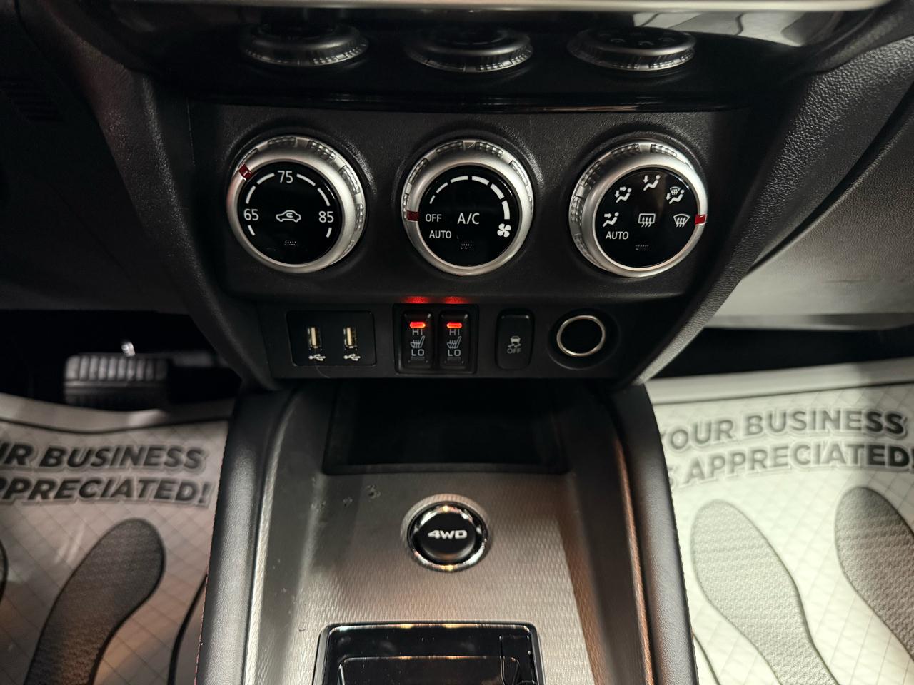 Mitsubishi Outlander Sport 2.0 LE 4WD CVT 2024