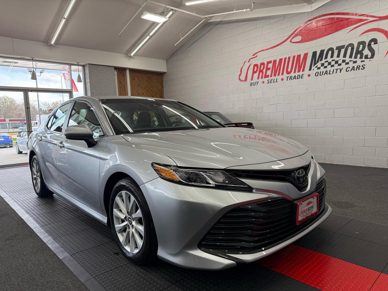 Toyota Camry 4dr Sdn LE Auto 2018