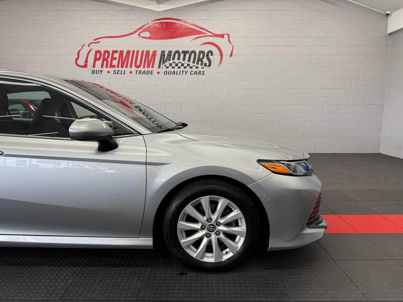 Toyota Camry 4dr Sdn LE Auto 2018