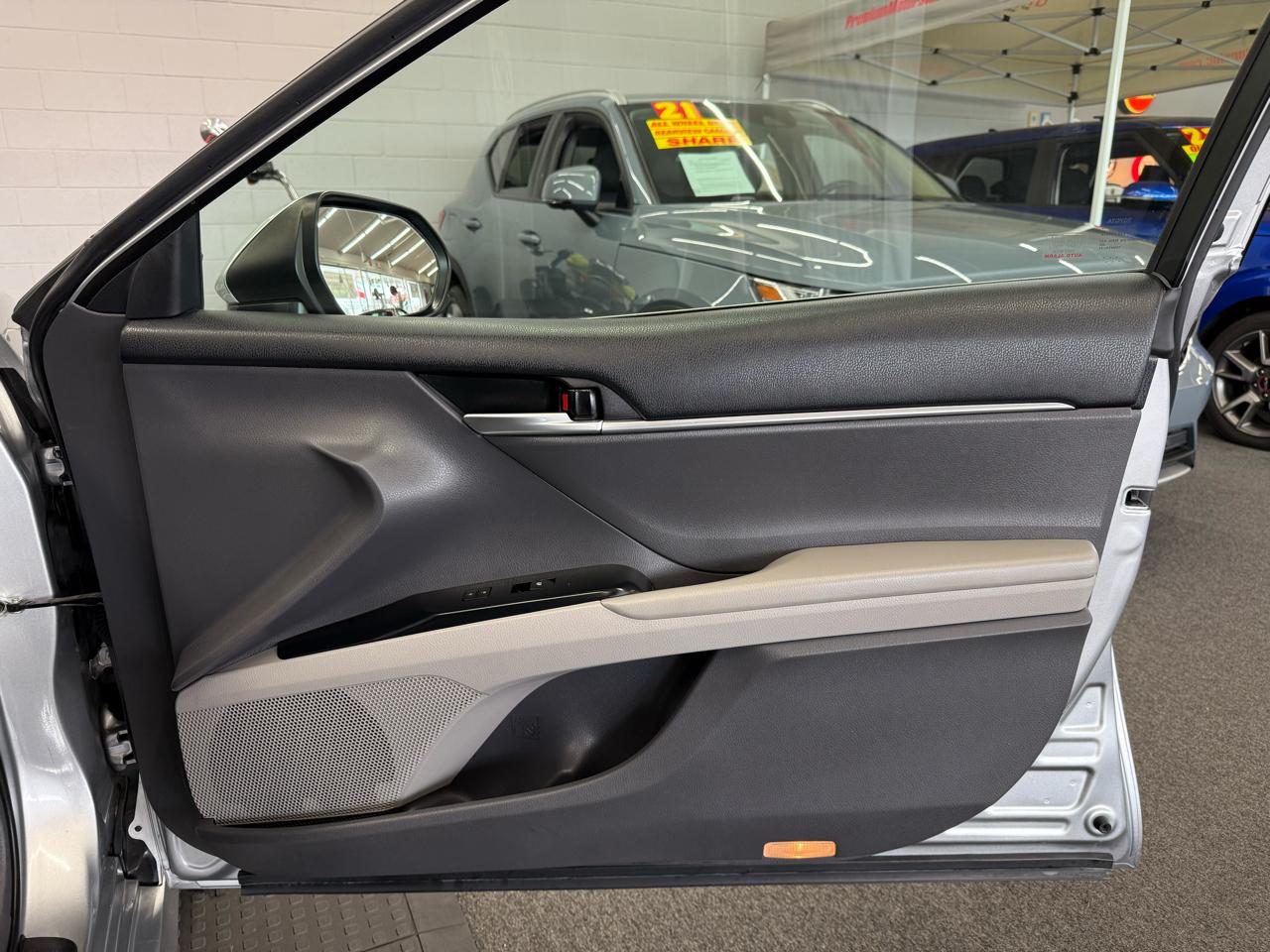 Toyota Camry 4dr Sdn LE Auto 2018