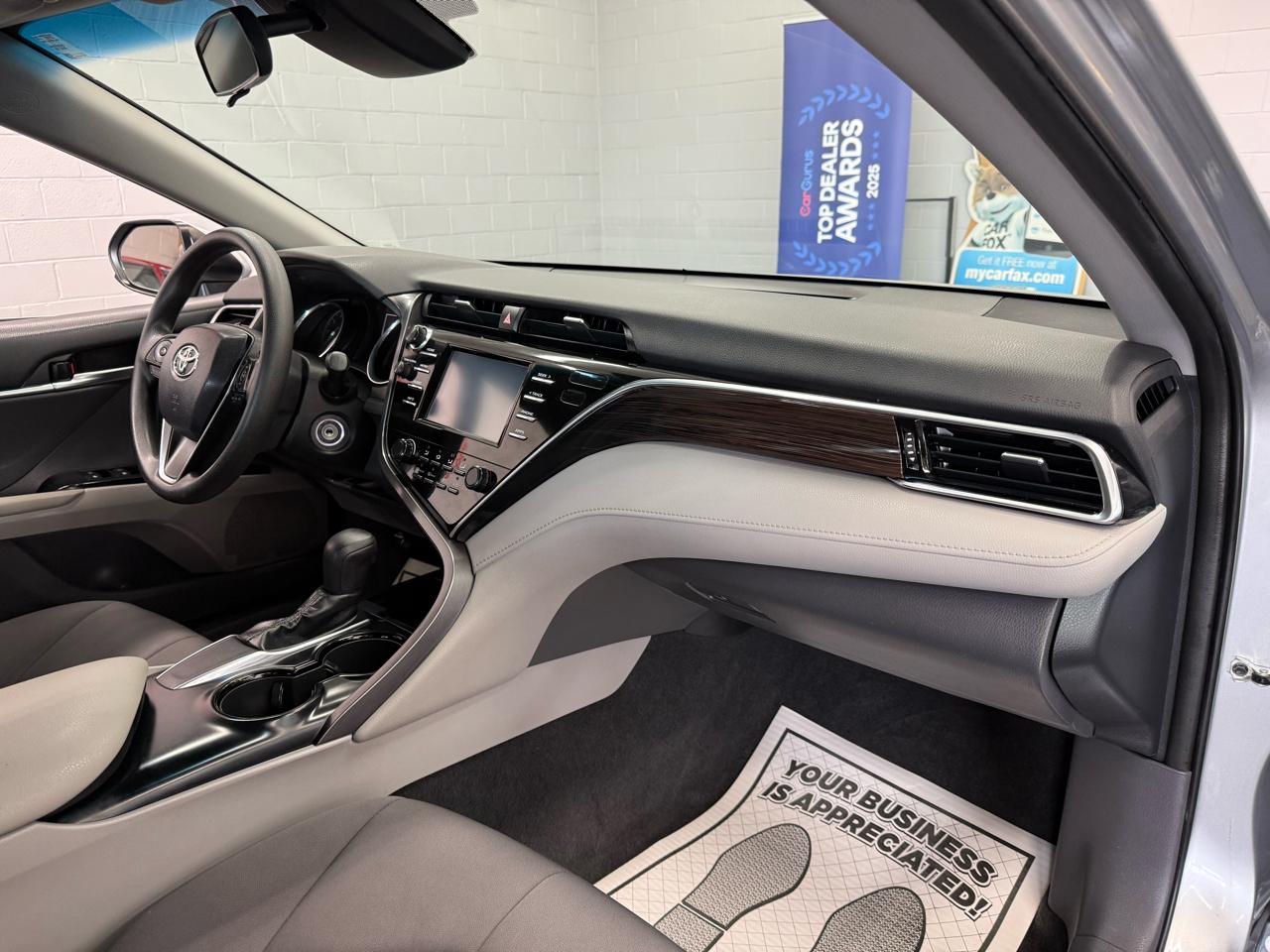 Toyota Camry 4dr Sdn LE Auto 2018