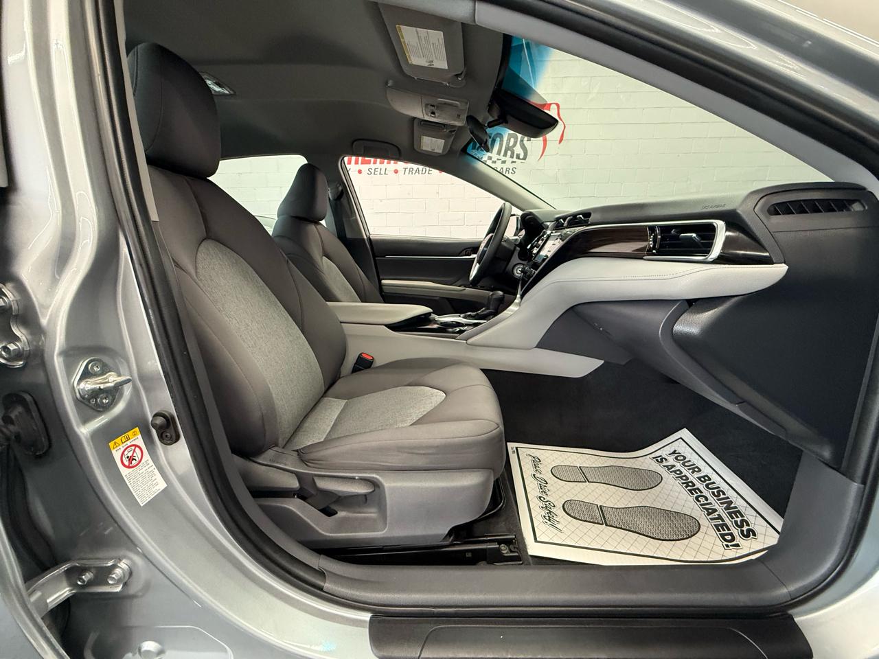 Toyota Camry 4dr Sdn LE Auto 2018