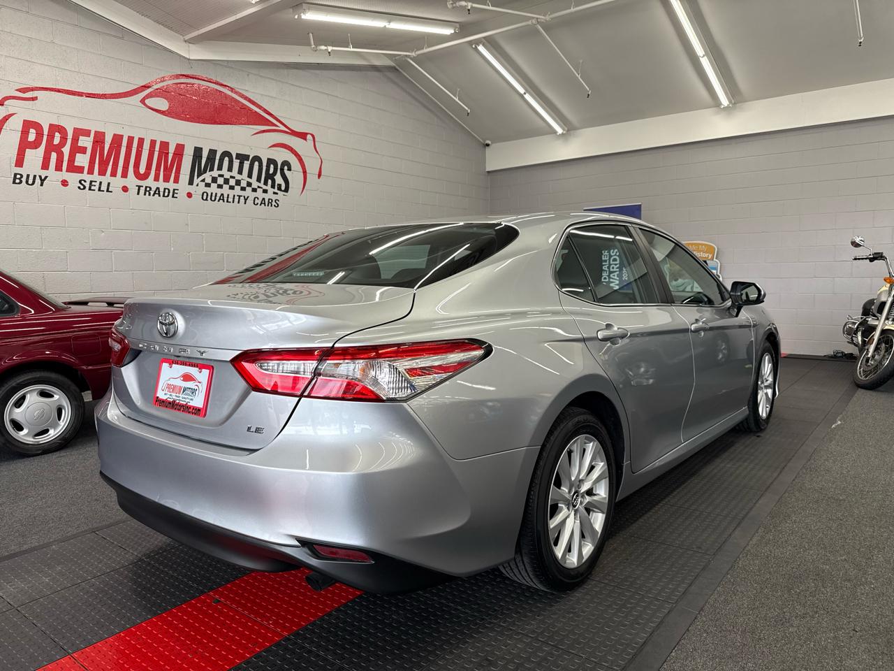 Toyota Camry 4dr Sdn LE Auto 2018