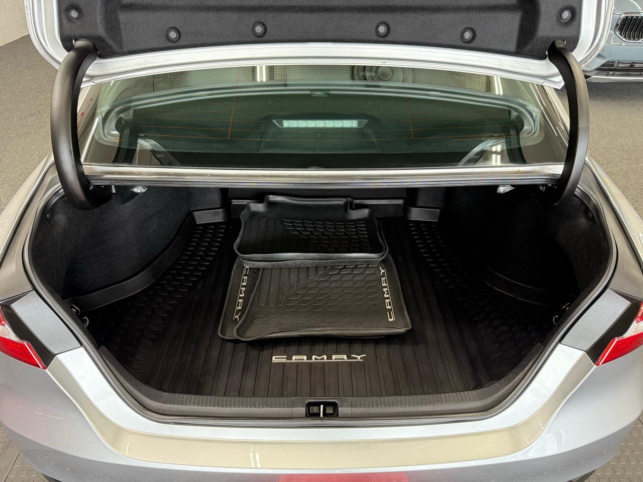 Toyota Camry 4dr Sdn LE Auto 2018