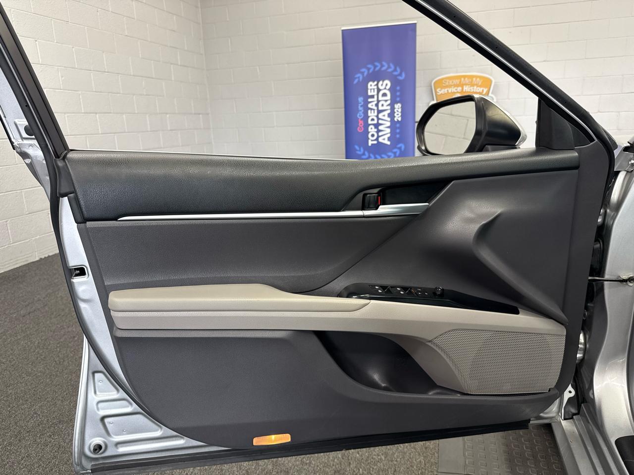 Toyota Camry 4dr Sdn LE Auto 2018