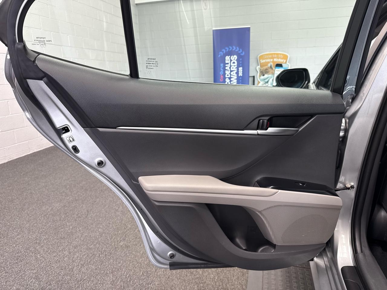 Toyota Camry 4dr Sdn LE Auto 2018