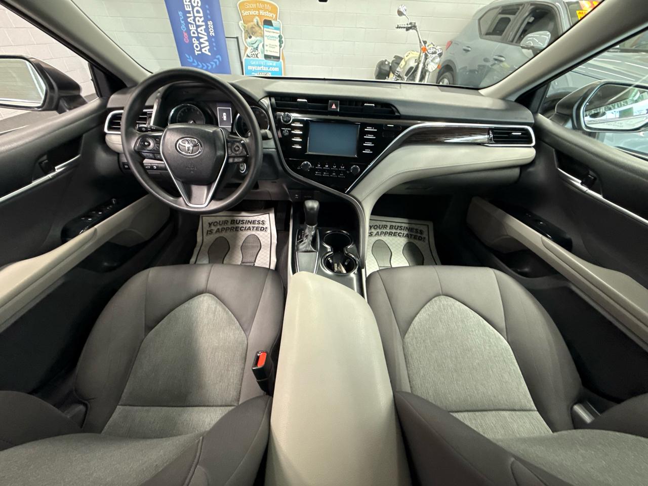 Toyota Camry 4dr Sdn LE Auto 2018