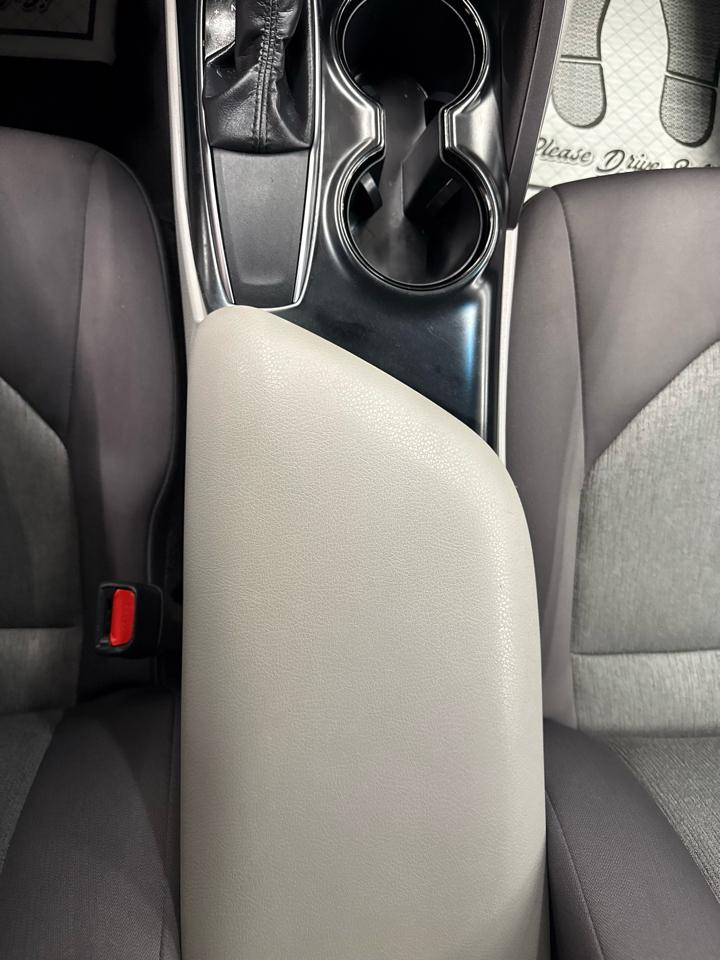 Toyota Camry 4dr Sdn LE Auto 2018