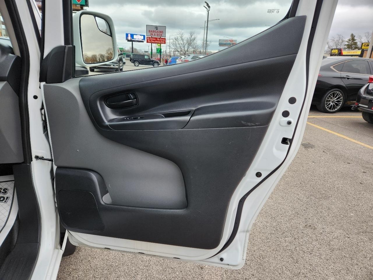 Nissan NV200  2020