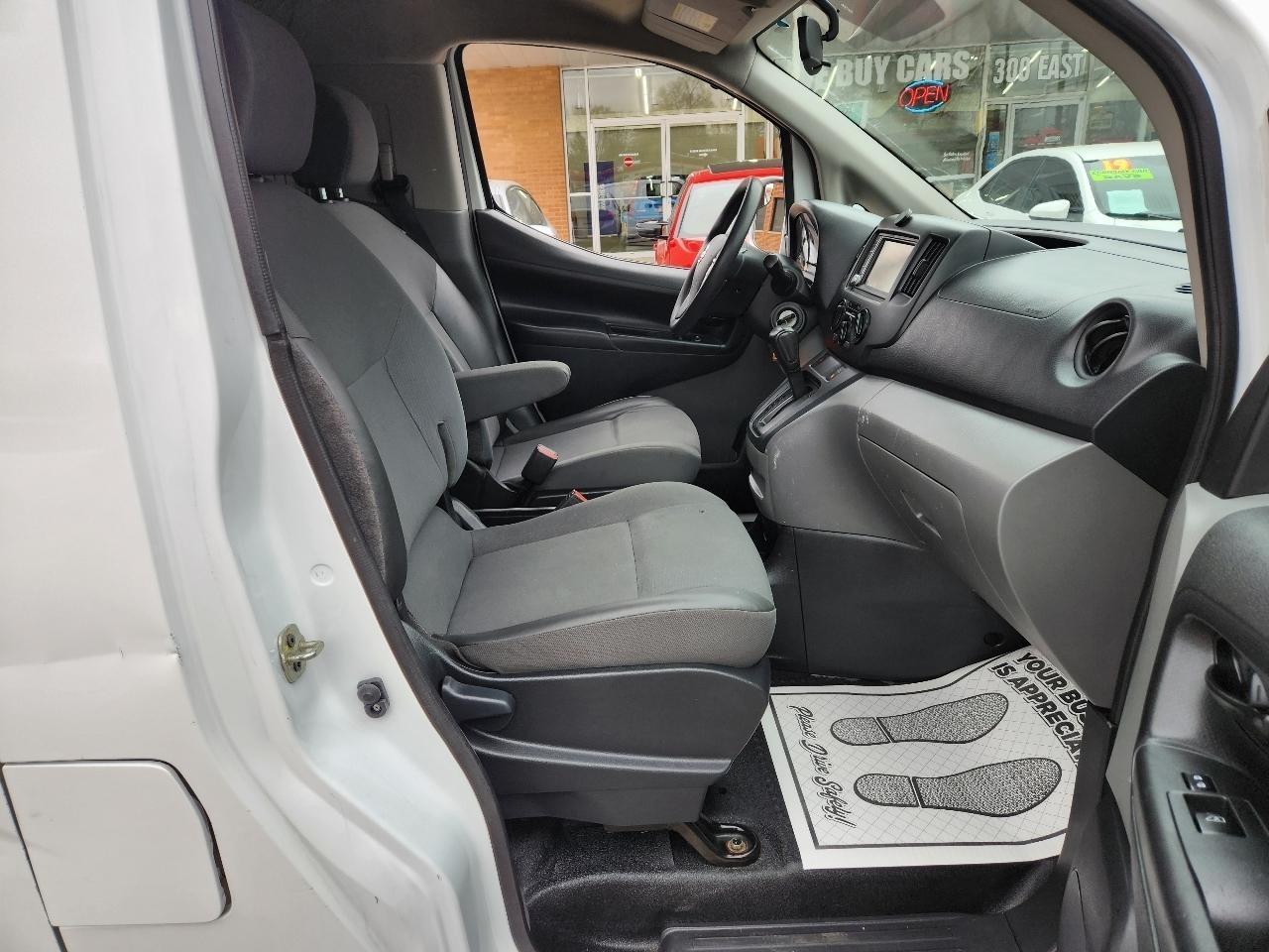 Nissan NV200  2020