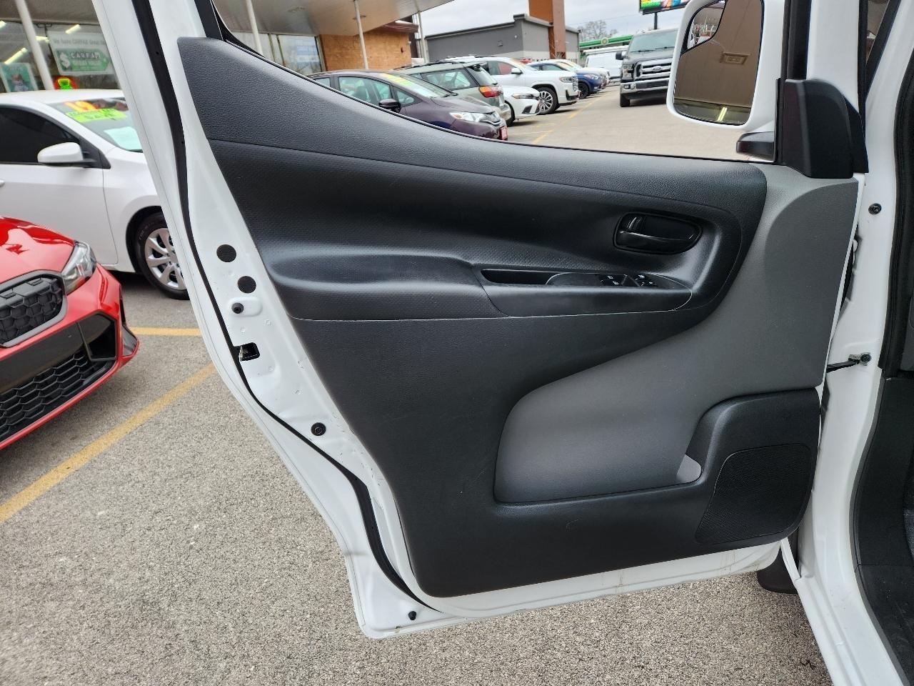 Nissan NV200  2020