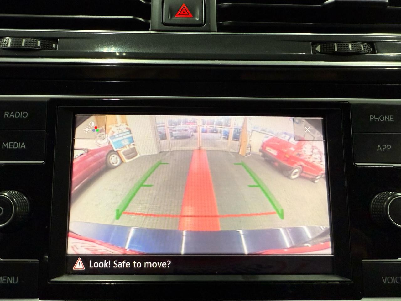 Volkswagen Tiguan S 2021