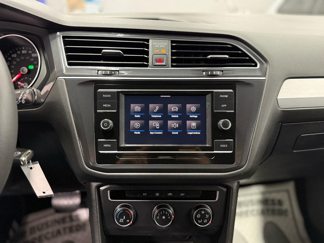 Volkswagen Tiguan S 2021