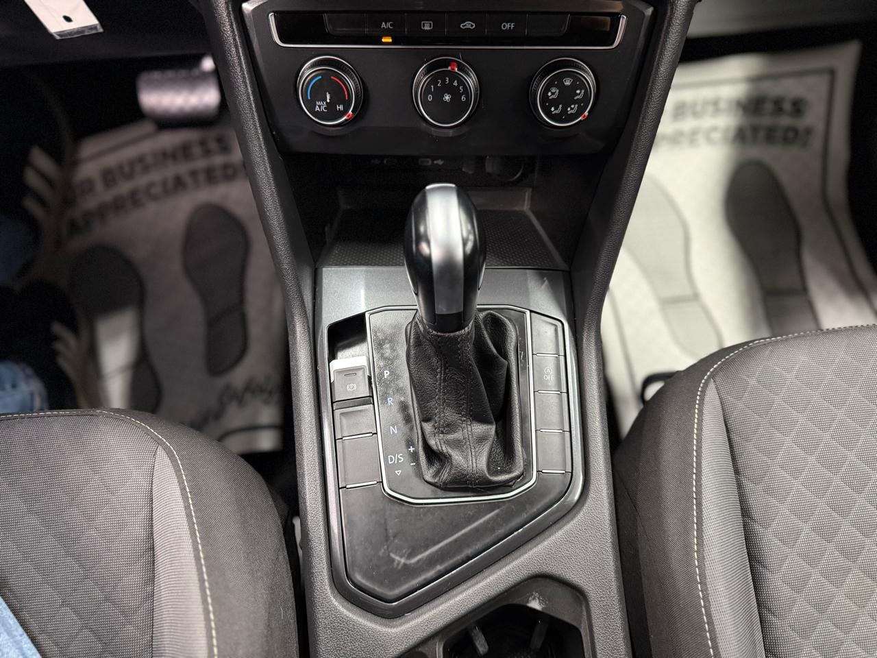 Volkswagen Tiguan S 2021