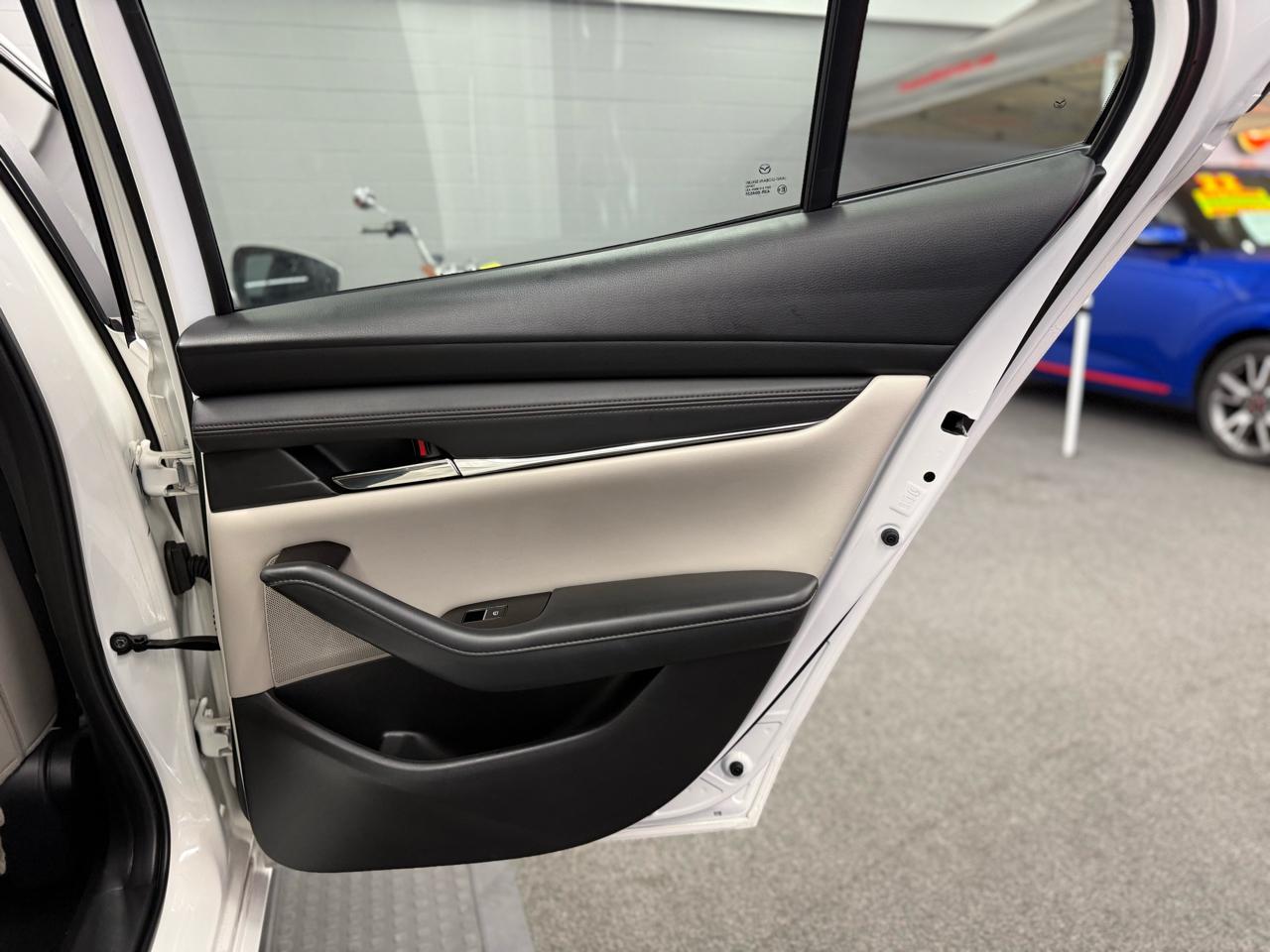 Mazda MAZDA3 Preferred 2022