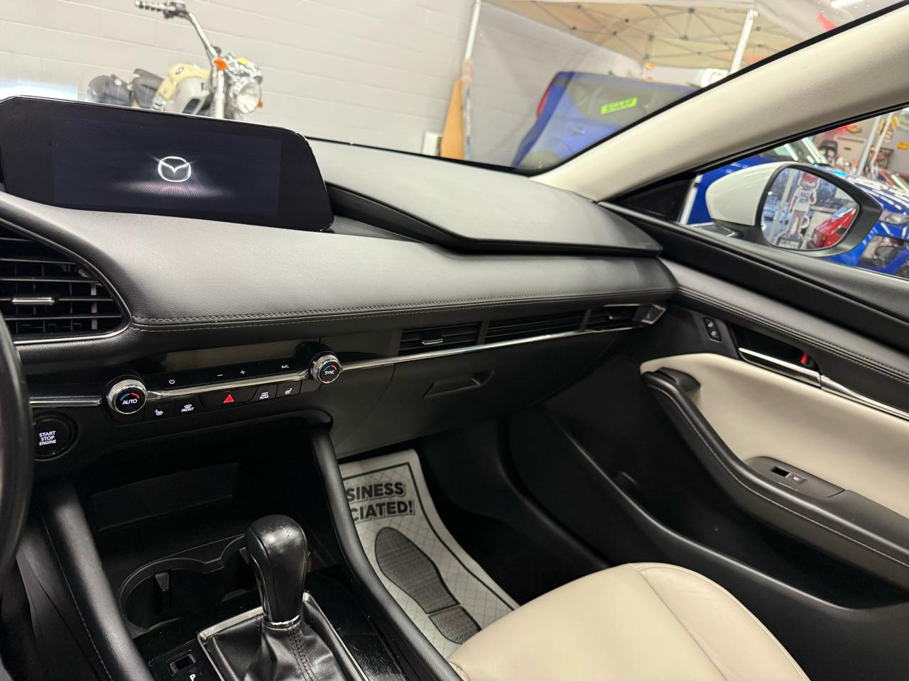 Mazda MAZDA3 Preferred 2022