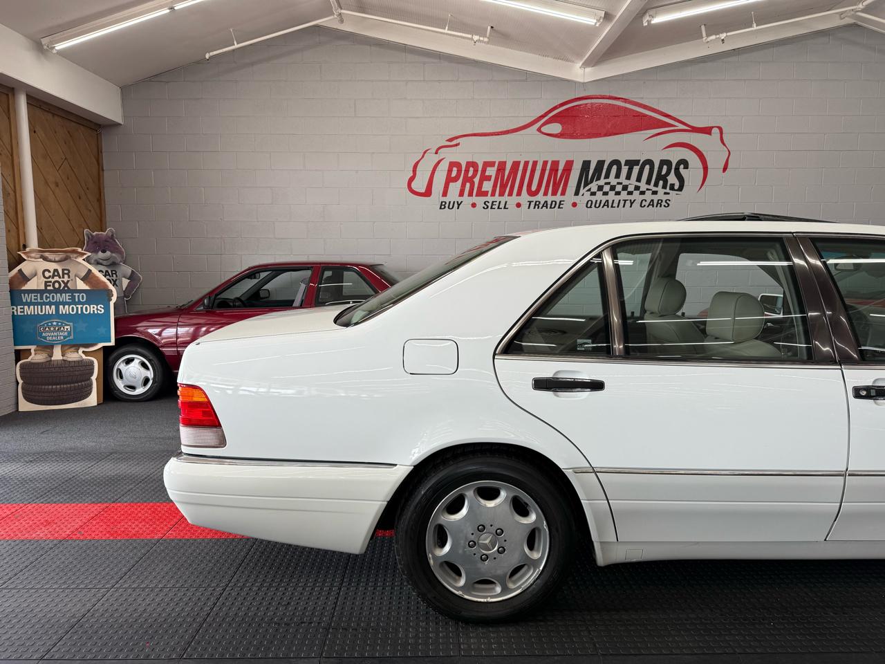 Mercedes-Benz S-Class S320 1995