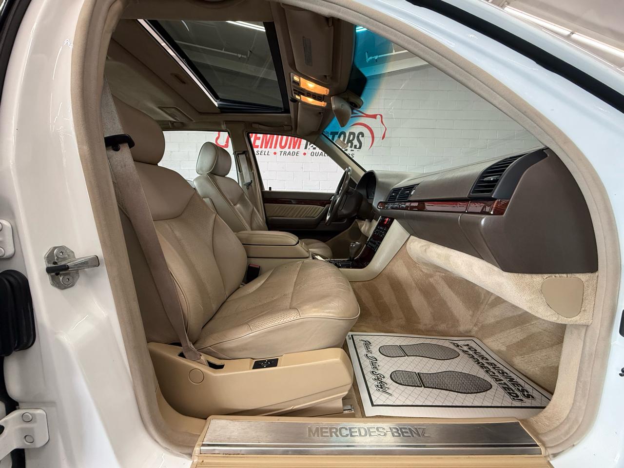 Mercedes-Benz S-Class S320 1995