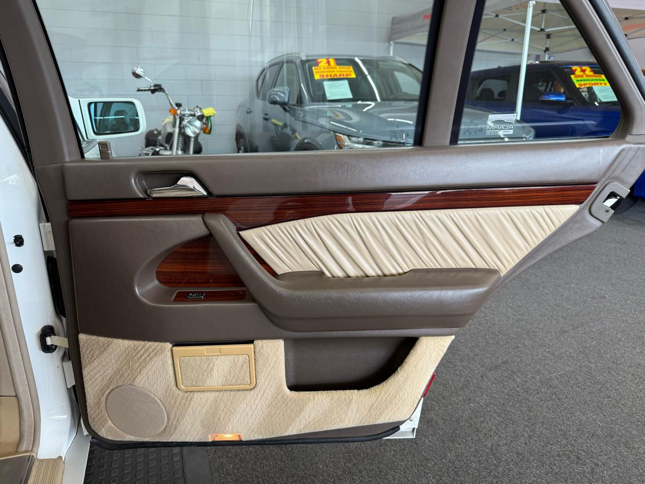 Mercedes-Benz S-Class S320 1995