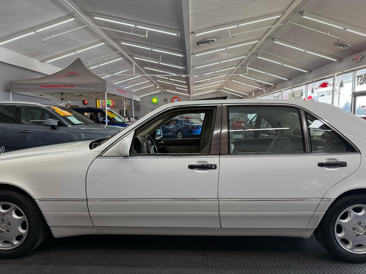 Mercedes-Benz S-Class S320 1995