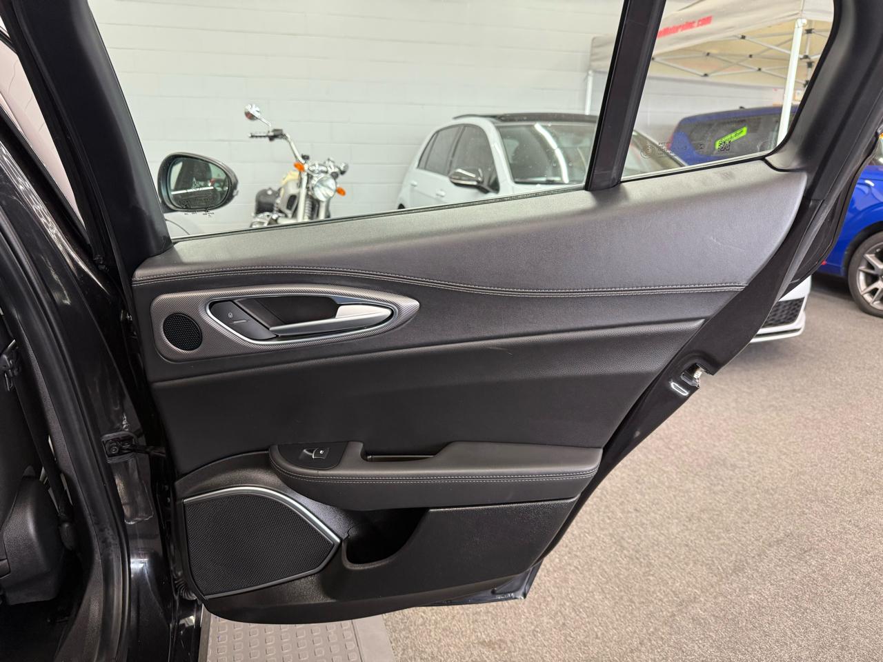 Alfa Romeo Giulia Veloce AWD 2022