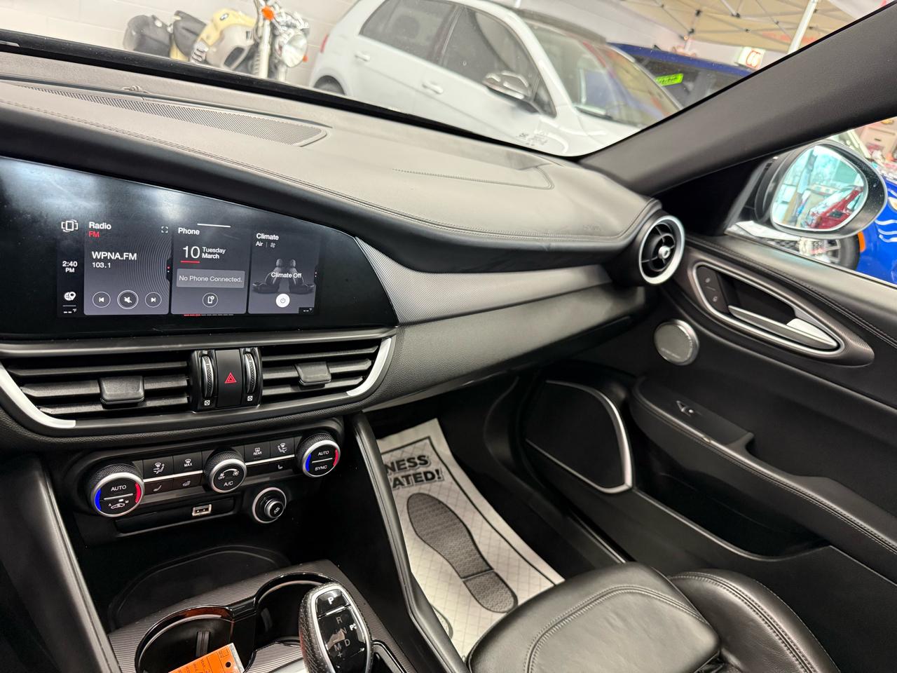 Alfa Romeo Giulia Veloce AWD 2022