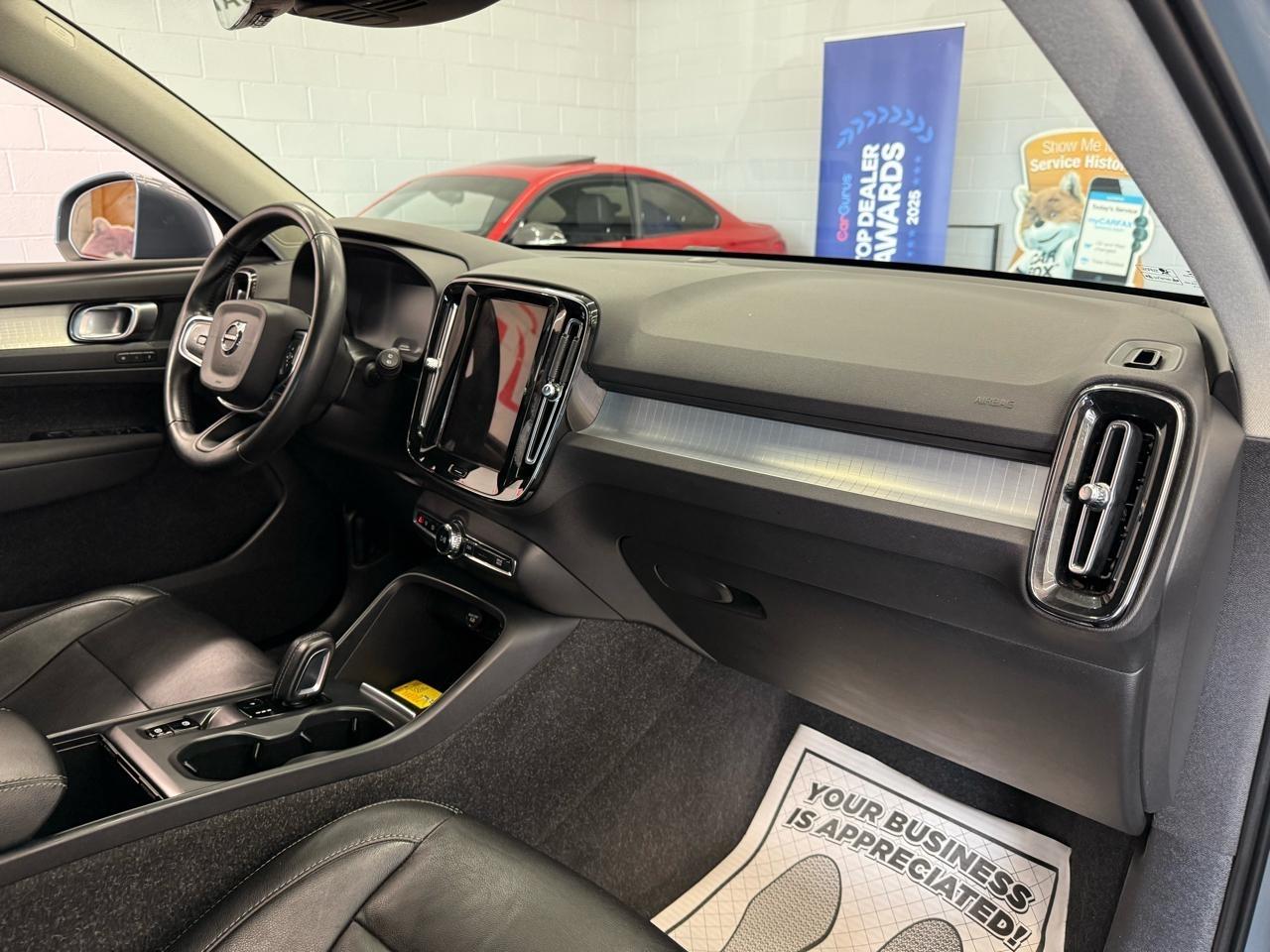 Volvo XC40  2021