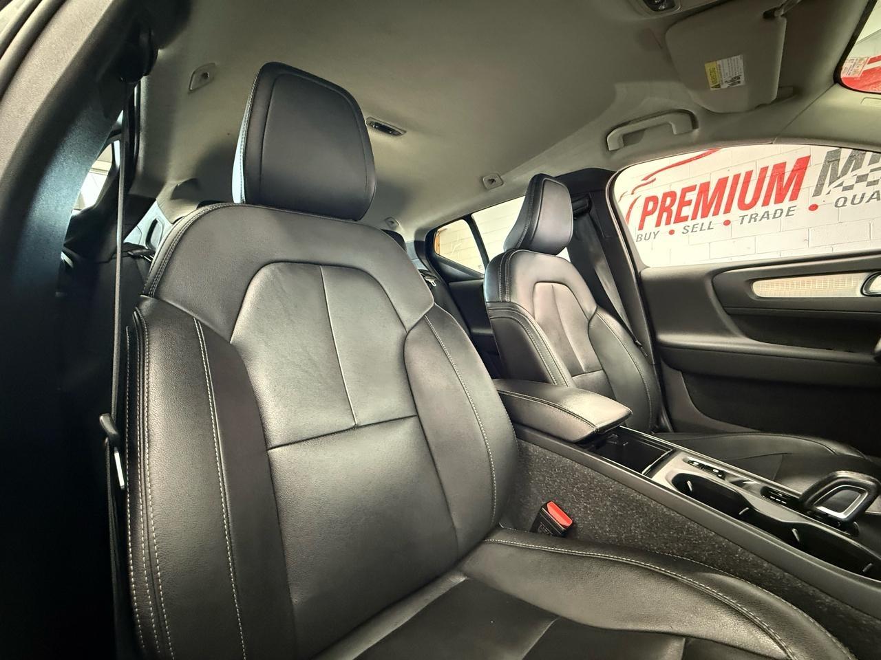 Volvo XC40  2021