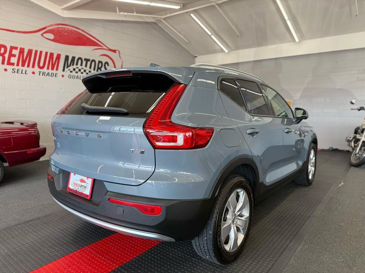 Volvo XC40  2021
