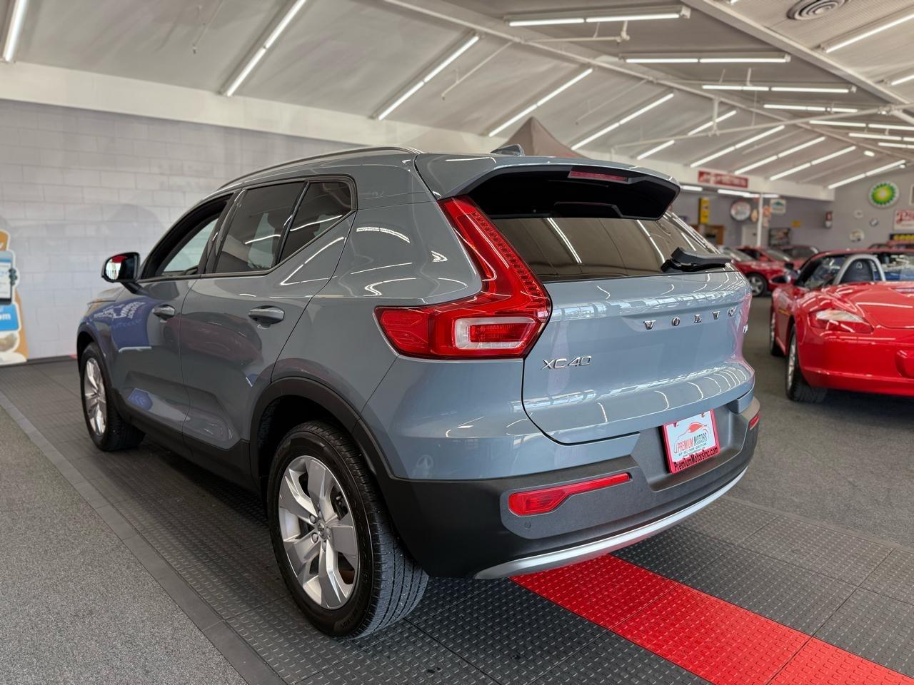 Volvo XC40  2021
