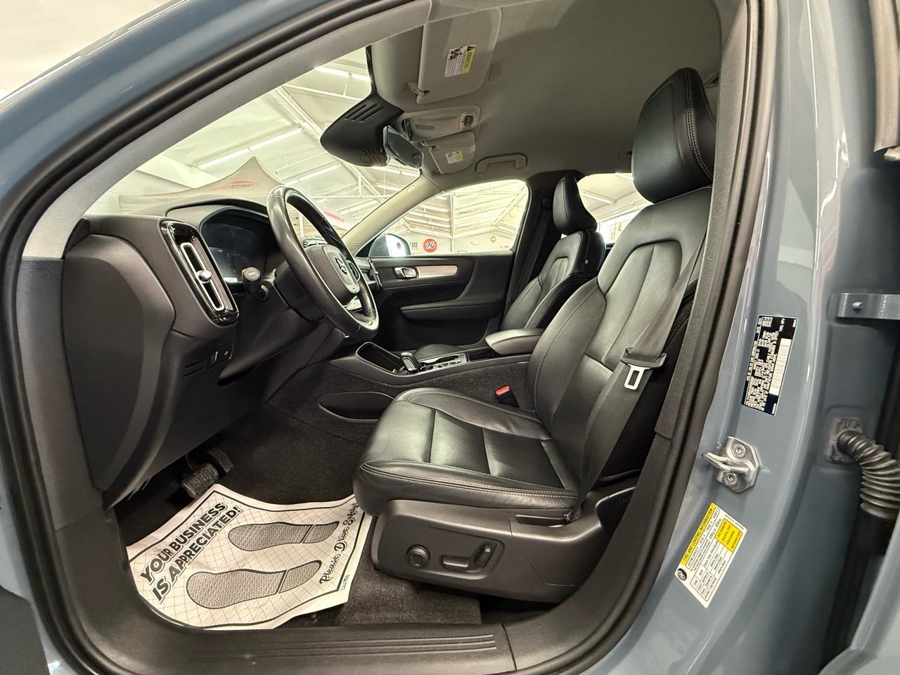 Volvo XC40  2021