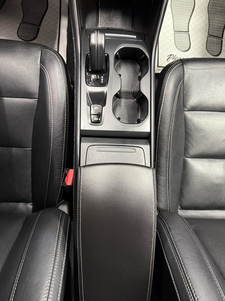 Volvo XC40  2021